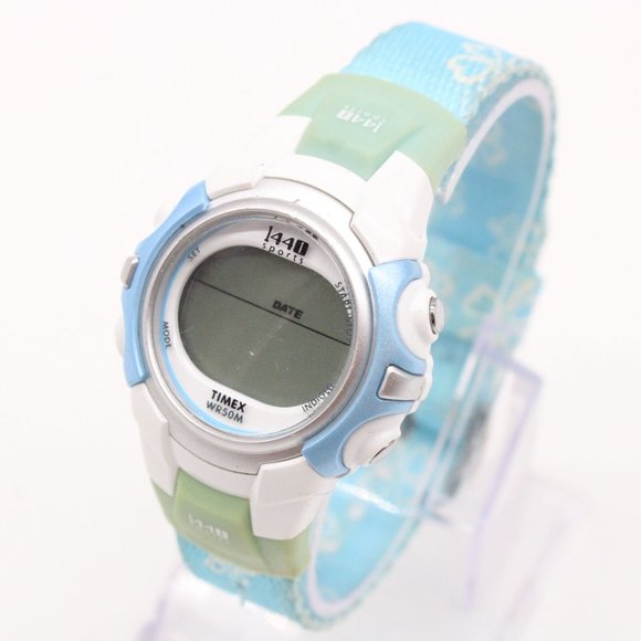 Vintage Timex Digital Watch Womens White Tone Stainless Steel Classic WR50M - Picture 3 of 8